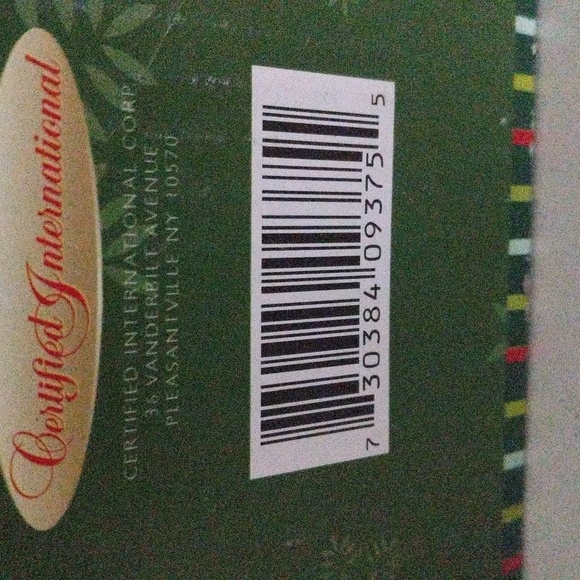 Eight Piece Hostess Set... Cool Penguins Christmas Themed - Picture 4 of 4